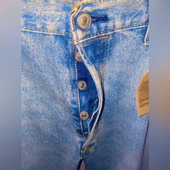 NWT Men’s button, Strength Distressed Jeans, Levis’s 501 Originals, Size 36X32 - Picture 10 of 10